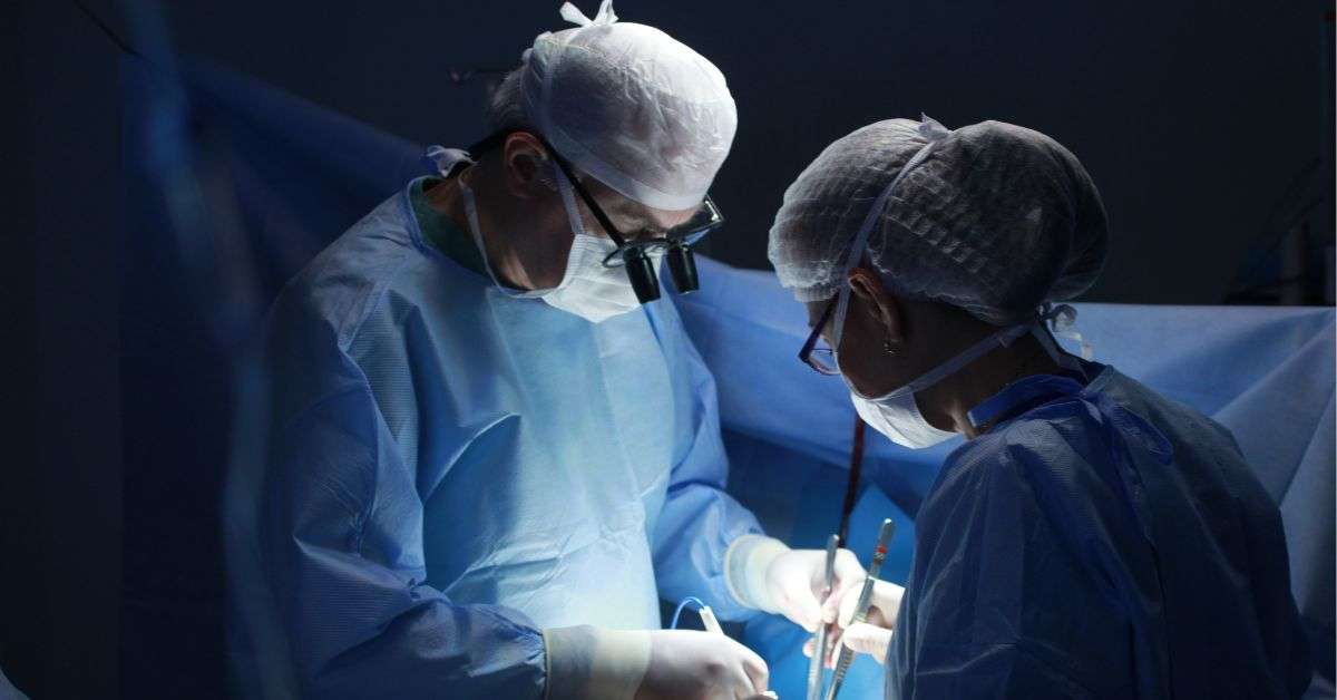 Read more about the article Robotic Knee Surgeon in Mumbai